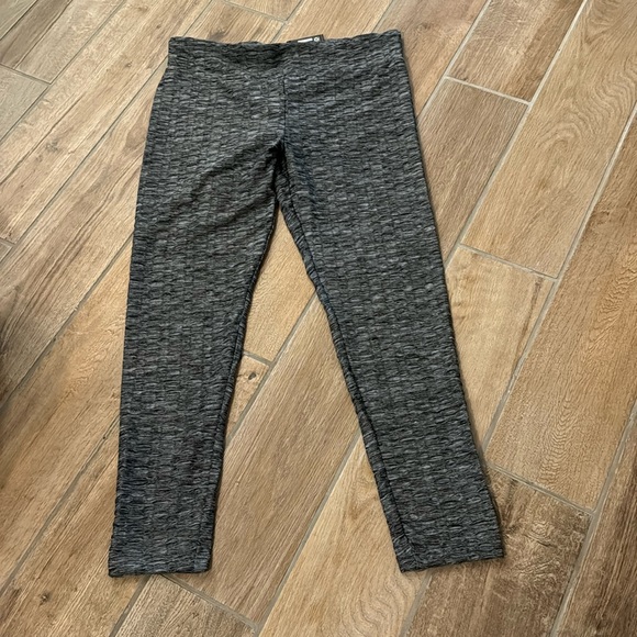 High rise gray leggings with ruched seam in back for a rounder bottom fit! - Picture 1 of 4